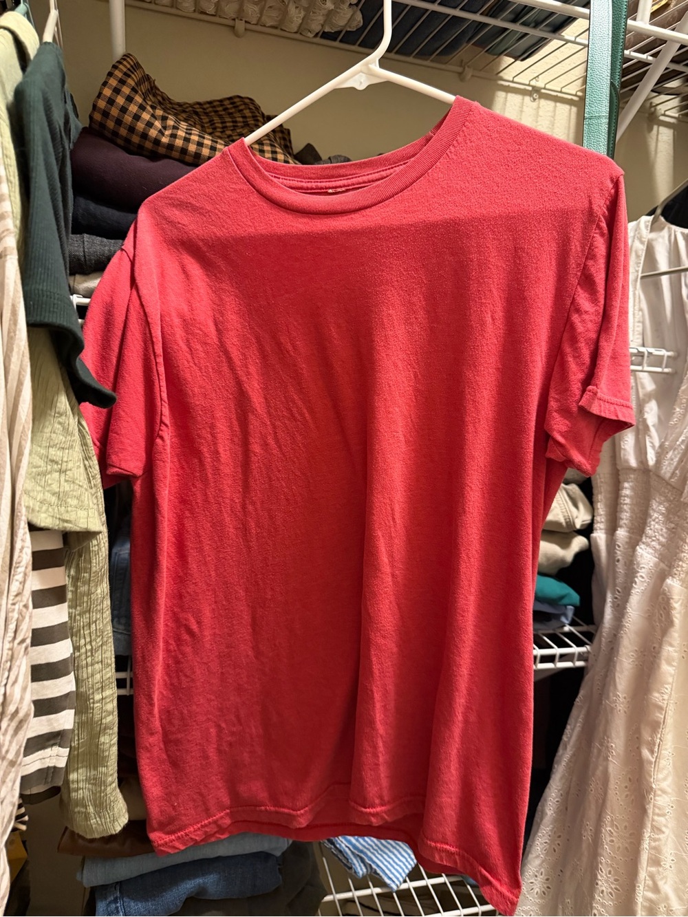 Men's Classic Crew Neck T-Shirt in Red